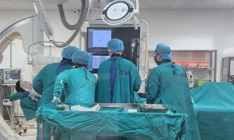 Người đàn ông 31 tuổi bị tạ rơi trúng bụng làm vỡ gan độ 4