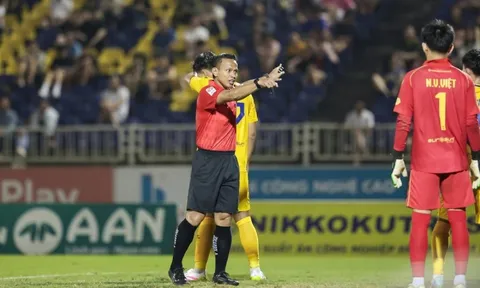 Trọng tài ngoại sai sót ở V-League và vấn đề niềm tin
