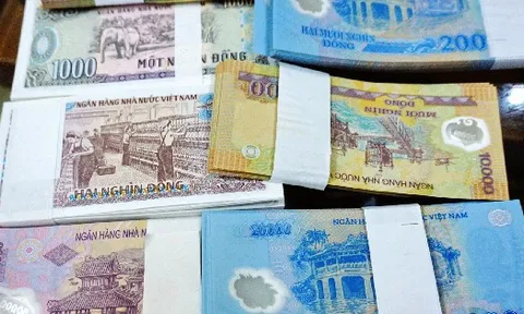 Người đổi tiền mới, tiền lẻ dịp Tết có thể bị phạt tới 40 triệu đồng, tịch thu toàn bộ tiền nếu vi phạm điều này