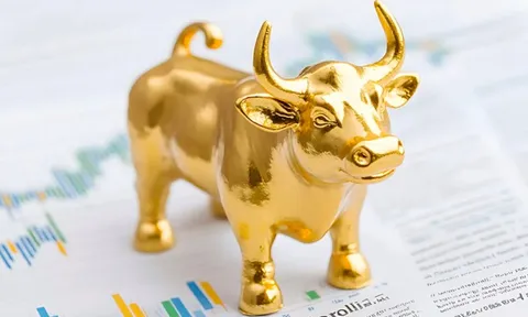 Nhiều ngân hàng lớn lên tiếng: Vàng vẫn còn vài lần lập đỉnh, giá 'lên rồi lại xuống' chỉ là điều chỉnh tạm thời trong chu kỳ tăng giá dài hạn