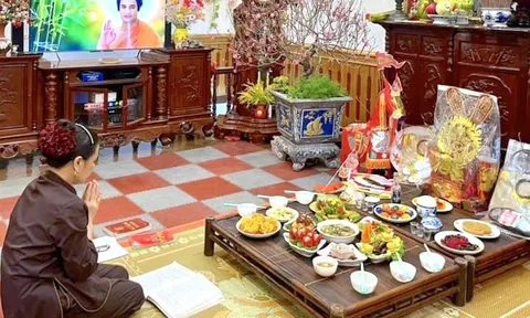 Cúng tất niên trước ngày ông Công ông Táo được không?