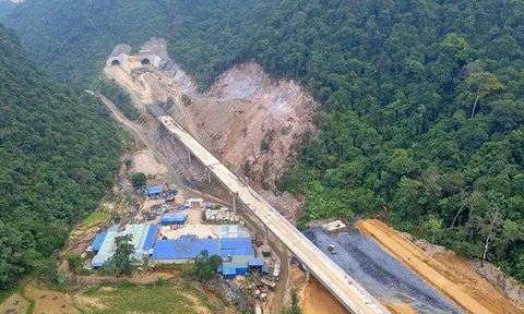 Phát hiện hiện tượng đặc biệt khi thi công cao tốc nối Lạng Sơn - Cao Bằng, 3.000 người Việt Nam quyết bám trụ, xuất hiện kỳ tích lớn