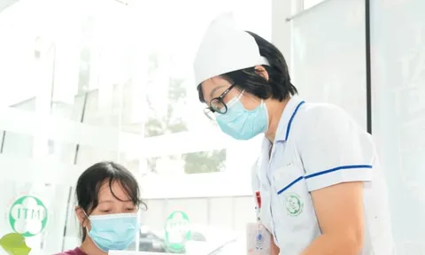 Chủ quan với bệnh thủy đậu, cô gái 19 tuổi nguy kịch