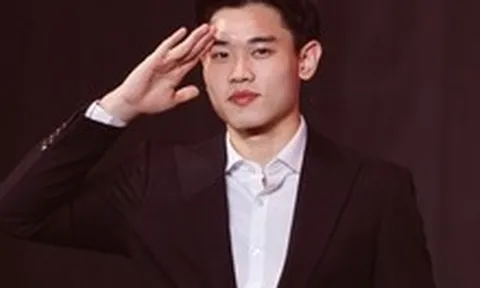 Đình Bắc đang cảm thấy hạnh phúc tại WeChoice Awards 2025