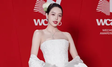 Có mỹ nhân ở WeChoice Awards đẹp đến mức chấp mọi khung hình, visual càng zoom cận càng vô lý