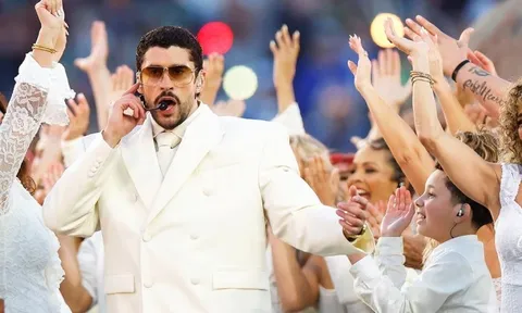 Chân dung ca sĩ khiến ông Trump chê 'tệ nhất lịch sử'