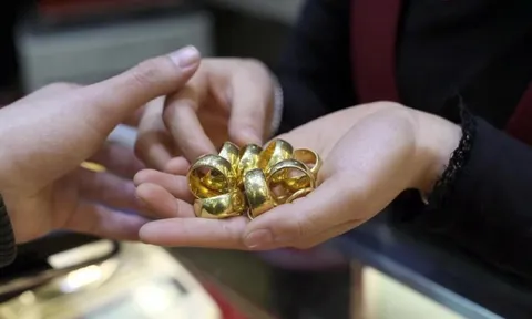 Giá vàng SJC, vàng nhẫn sáng nay ngày 12/2