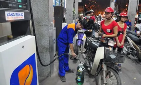Giá xăng dầu cùng đi lên, RON95 vượt 19.000 đồng/lít