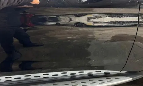Thông tin mới vụ xe Mercedes bị cào xước, bẻ gương, đập kính khi đỗ trước trung tâm tiếng Anh