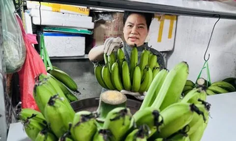 Chuối xanh chợ Tết Bính Ngọ: Hơn nhau một quả lẻ, giá lên đến tiền triệu