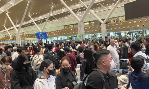 Bất ngờ vé máy bay Tết từ TPHCM đi Hà Nội ngày 28 tháng Chạp