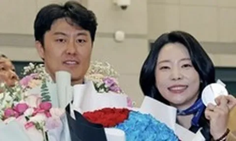 Vợ tụng kinh, lạy Phật 108 lần mỗi ngày cầu may cho chồng ở Thế vận hội mùa đông