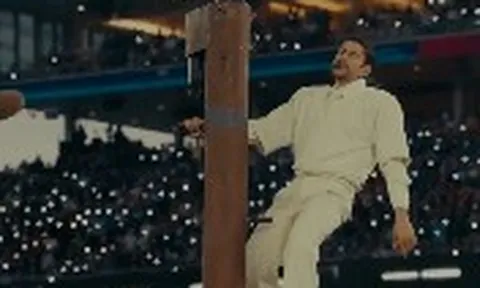 Siêu sao Super Bowl bị Tổng thống Trump chê tệ nhất lịch sử: Chật vật làm thêm để kiếm sống, nay sở hữu 2,3 nghìn tỷ đồng