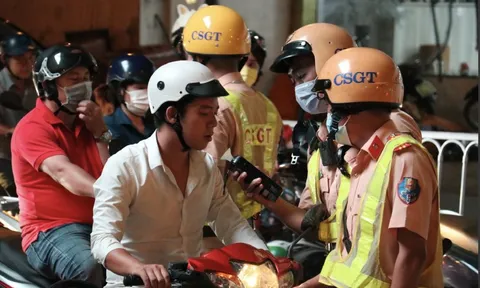 Chi tiết mức phạt nồng độ cồn dịp Tết 2026: "Kịch khung" lên đến 40 triệu đồng, bị trừ sạch điểm bằng lái