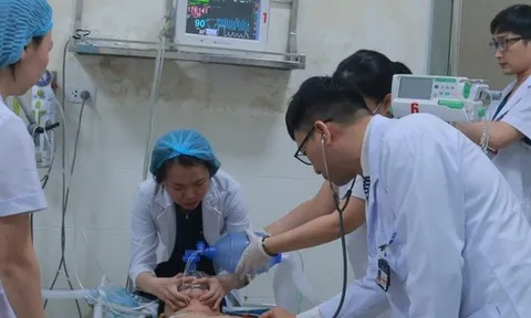 Hàng trăm ca cấp cứu vì tai nạn, pháo nổ trong ngày Tết