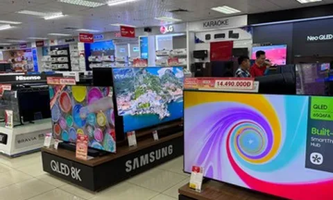 Điện máy giảm giá tới 60% vẫn vắng khách; giá iPhone 14 hạ xuống mức không tưởng