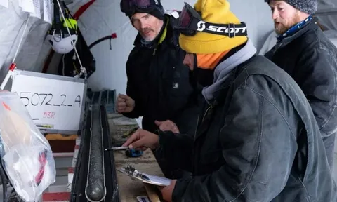 Mũi khoan phá kỷ lục ở Nam Cực chạm vào "tử huyệt" toàn cầu, tìm thấy cỗ máy thời gian độc nhất vô nhị