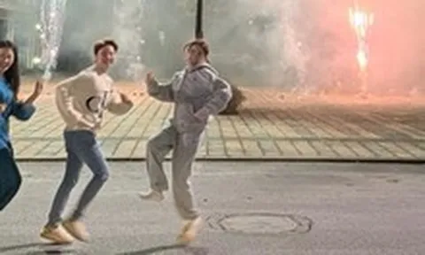 Hoà Minzy đón tết muộn cùng Doãn Hải My - Văn Hậu tại khu biệt thự sang chảnh, đốt pháo hoa tưng bừng