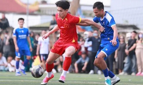 Đình Bắc ghi 4 bàn thắng, làm điều cực ý nghĩa ở quê nhà