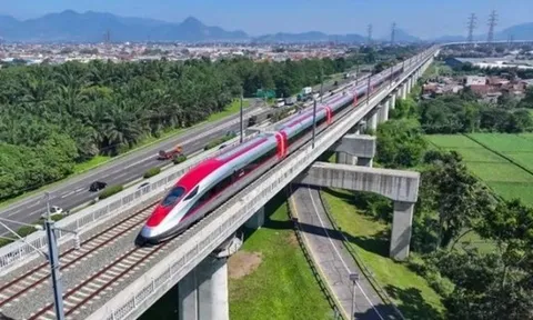Cập nhật mới nhất về siêu dự án đường sắt gần 9 tỷ USD, đi qua 5 tỉnh thành do Tập đoàn đa ngành từng được Thủ tướng khen đề xuất đầu tư