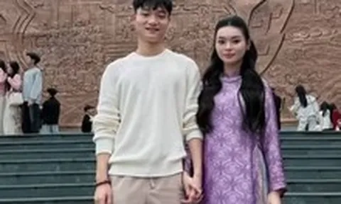 Xuân Bắc U23 Việt Nam bất ngờ tay trong tay với gái đẹp từng thi hoa hậu giữa lúc chuyện tình cảm gây xôn xao
