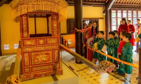 'Chuyển ngữ' di sản để trao truyền cho thế hệ trẻ