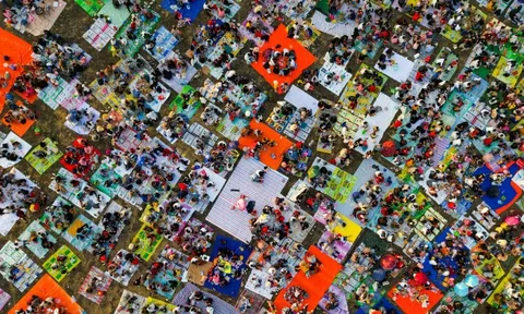 1 nơi ở Việt Nam hút gần 157.000 lượt khách trong 1 ngày, ken đặc người "cắm trại" ngay đầu năm mới