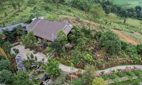 Nữ NSND trẻ nhất Việt Nam đón Tết rực rỡ trong biệt phủ 8000m²