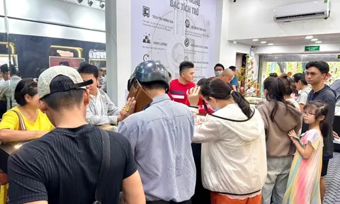 Giá bạc tăng mạnh trước ngày vía Thần Tài, thị trường bắt đầu nhộn nhịp