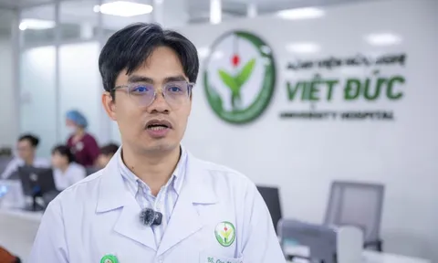 Vụ nghi em rể ném vật liệu nổ vào nhà anh vợ mùng 2 Tết: Bác sĩ Bệnh viện Hữu Nghị Việt Đức thông báo tình hình hiện tại của 5 người chuyển viện