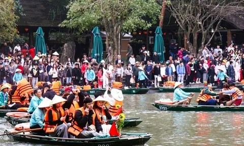 Du lịch Ninh Bình thăng tiến vượt bậc, đón lượng khách đứng thứ 2 cả nước