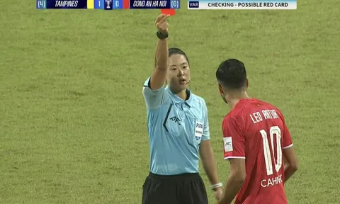 Nhận thẻ đỏ ở Cúp châu Á, vì sao vẫn bị treo giò tại V-League?