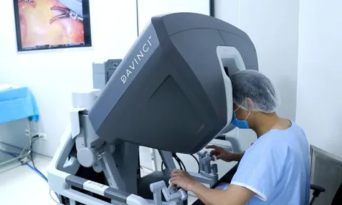 Vị bác sĩ là 'cơ trưởng' cầm lái Robot và khát vọng hồi sinh những cuộc đời