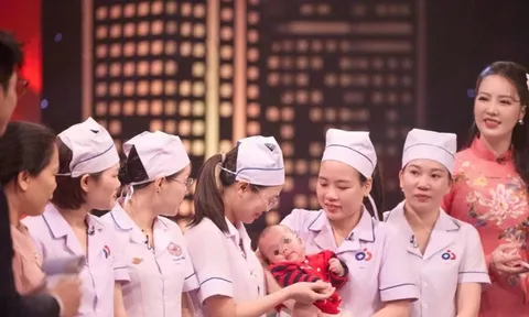 Những ‘người mẹ áo trắng’ nơi tuyến đầu sinh tử