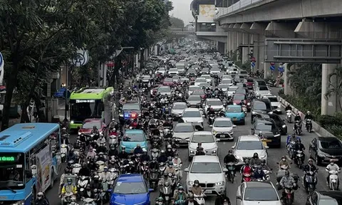 Hà Nội đặt mục tiêu trong năm 2026 chuyển đổi 64% taxi xăng dầu sang điện