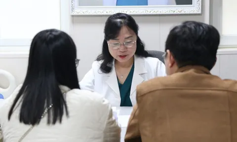 Nhiều người trẻ 20 tuổi trứng cạn, không có tinh trùng: Bác sĩ cảnh báo "thủ phạm"