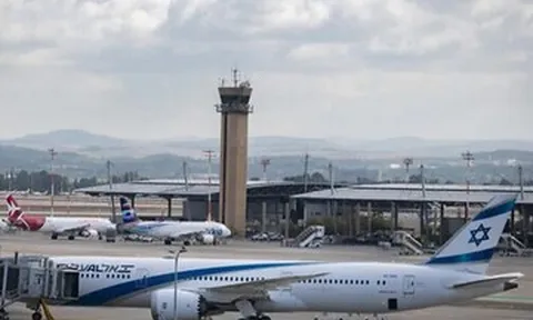 Đụng độ Mỹ - Iran: Hàng không Trung Đông tê liệt, hành khách mắc kẹt