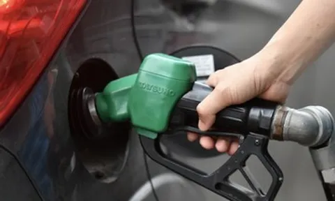 Giá dầu tăng vọt, diễn biến mới về thị trường xăng dầu trong nước