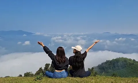 Điểm săn mây đẹp mê hồn trên đỉnh Pù Xèo