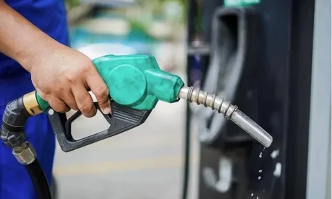 Bộ Công Thương kích hoạt các kịch bản ứng phó biến động xăng dầu