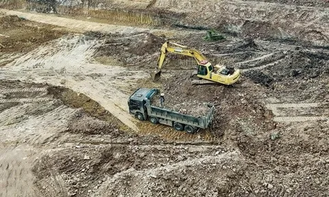 Bên trong đại công trường thi công hồ điều hoà rộng hơn 36 ha