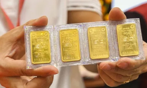 Giá vàng sụt giảm, người mua vàng đầu tuần đã lỗ gần 6 triệu đồng/lượng