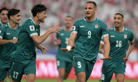 Bóng đá “mắc kẹt” giữa bất ổn toàn cầu