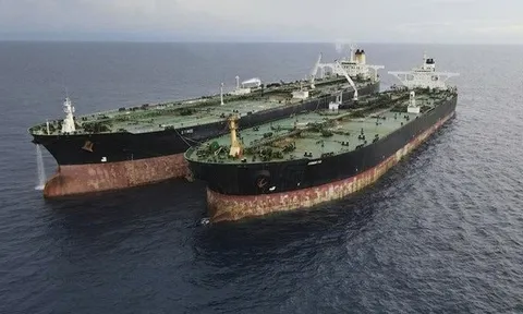 Đang di chuyển thì Mỹ bất ngờ 'bật đèn xanh', hơn 33 triệu thùng dầu Nga lập tức hướng thẳng đến Ấn Độ