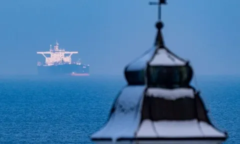 Giá dầu tăng cao, ông Putin ra thông báo: Nga sẵn sàng cung cấp dầu mỏ và khí đốt cho châu Âu với một điều kiện