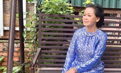 Danh ca Khánh Ly: Tôi về Việt Nam nhiều người nói lắm, bảo "chắc bên kia đói quá nên về kiếm ăn"