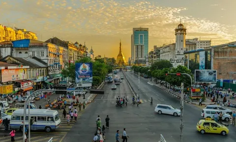 Thiếu xăng dầu nghiêm trọng, nước Đông Nam Á này áp chiêu cấm lạ lùng lên xe cộ