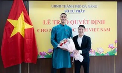 Cầu thủ nhập tịch đi bầu cử: Tự hào thực hiện trách nhiệm công dân Việt Nam