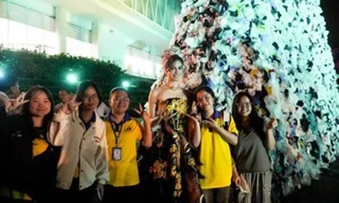 Khi rác "nở hoa" và hành trình hồi sinh của những cỗ máy khổng lồ