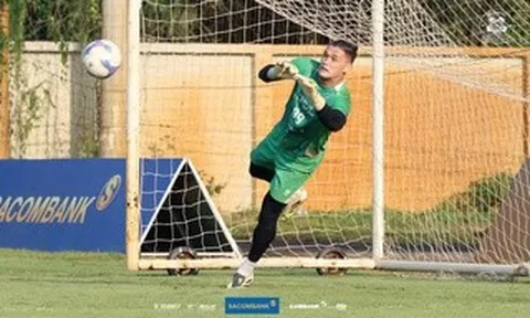 Cầu thủ Việt kiều: cú hích hay áp lực cho bóng đá Việt Nam?